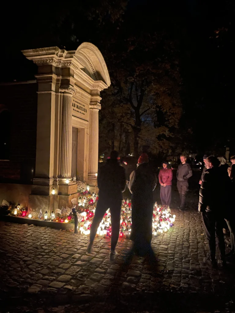 IMG_5622-768x1024 День всех святых в Польше — 1 ноября: традиции, история, советы для посещения